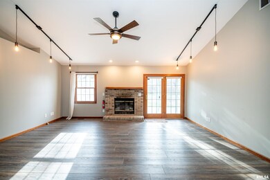 418 Bayside Dr, Germantown Hills, IL 61548 - photo 5