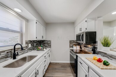 8400 Cliffthorne Way, Columbus, OH 43235 - photo 4