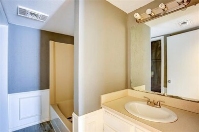 1007 N Clay St unit 2, Ennis, TX 75119 - photo 5