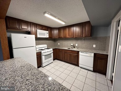 11801 Breton Ct unit 22C, Reston, VA 20191 - photo 3