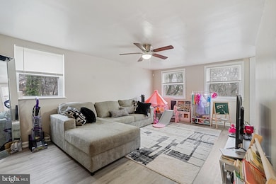 159 W Maryland Ave, Aldan, PA 19018 - photo 3