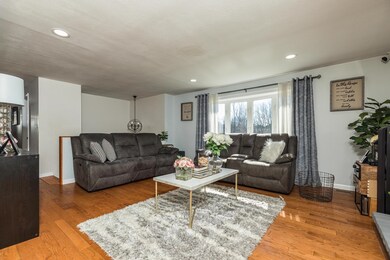 886 Banfield Rd, Portsmouth, NH 03801 - photo 4