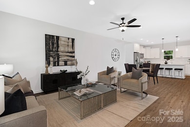 1835 Shannonhouse Dr, Charlotte, NC 28215 - photo 5