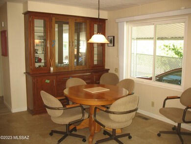 5402 Flying Circle Dining Area