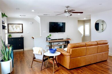 5737 Live Oak St unit 2, Dallas, TX 75206 - photo 2