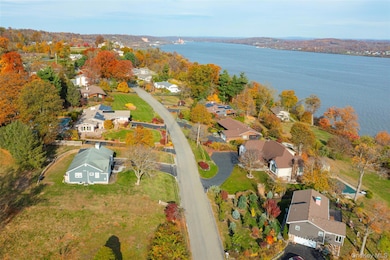 39 Susan Dr, Newburgh, NY 12550 - photo 4