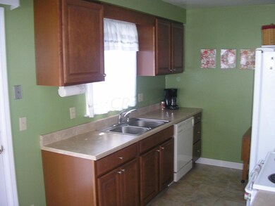 1653 Northridge Rd, Columbus, OH 43224 - photo 4