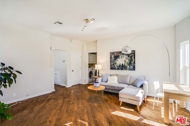 121 Navajo Ln, Topanga, CA 90290 - photo 7