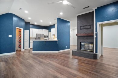 112 Montreal Dr, Hurst, TX 76054 - photo 6