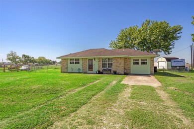 303 N 9th St, Beasley, TX 77417 - photo 5