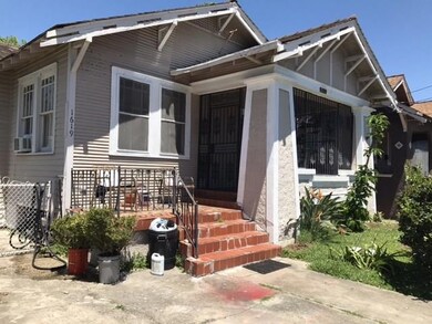 Owners unit has 3 bedrooms, 2 baths, Living and Di