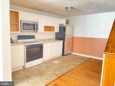 2331 Gerritt St, Philadelphia, PA 19146 - photo 2