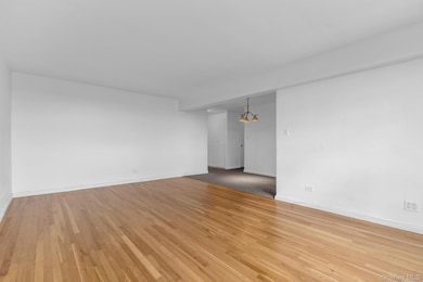 Bell Apartments unit 6C, Bayside, NY 11360 - photo 4