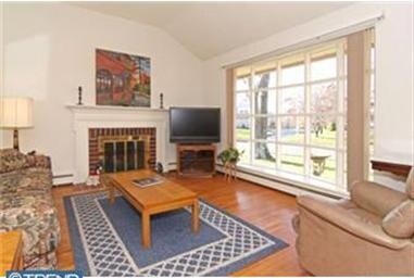 127 Laurel Ln, Broomall, PA 19008 - photo 2