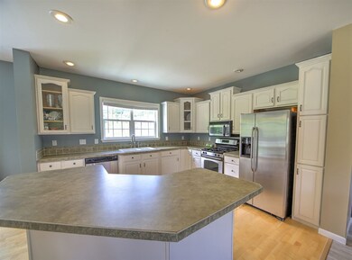 57 Conifer St, White River Junction, VT 05001 - photo 2