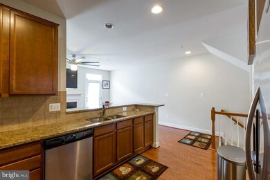 8203 Gibbs Way, Hyattsville, MD 20785 - photo 7