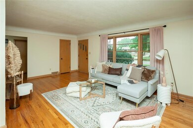 4042 39th Place, Des Moines, IA 50310 - photo 7