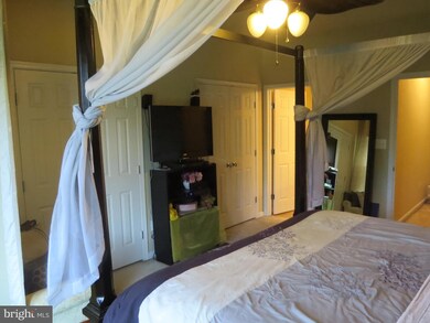 16760 Blackjack Oak Ln, Woodbridge, VA 22191 - photo 7