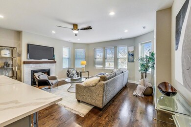 4842 N Hoyne Ave unit 3S, Chicago, IL 60625 - photo 3