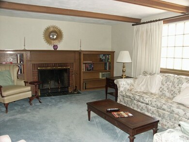 7 Lois Dr, Walpole, MA 02081 - photo 3