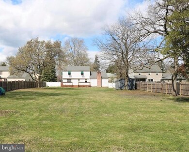 828 Green Ln, Secane, PA 19018 - photo 4