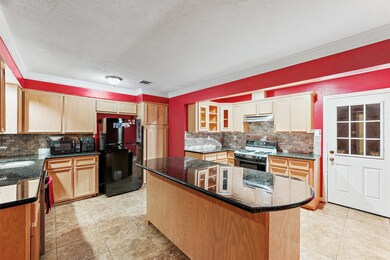 5515 Karelian Dr, Houston, TX 77091 - photo 2