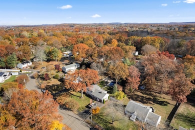 28 Fallon Dr, North Haven, CT 06473 - photo 2