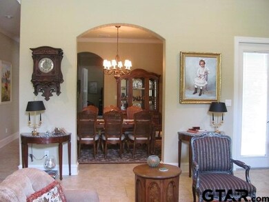 1108 Laurelwood Dr, Tyler, TX 75703 - photo 5