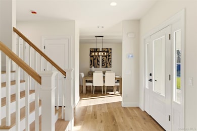 26 Tuthills Ln, Riverhead, NY 11901 - photo 4