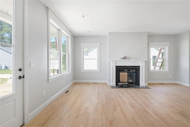 37 Whittier Dr, South Kingstown, RI 02879 - photo 4