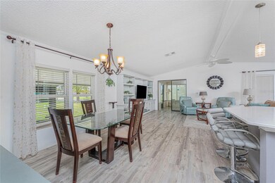 Both a breakfast bar and a dining area!