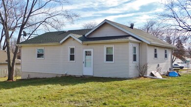 520 W Holmes Rd, Lansing, MI 48910 - photo 3