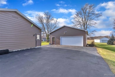 4567 Beach Ridge Rd, Lockport, NY 14094 - photo 6