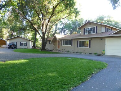 9986 Salmon Creek Rd, Redding, CA 96003 - photo 2