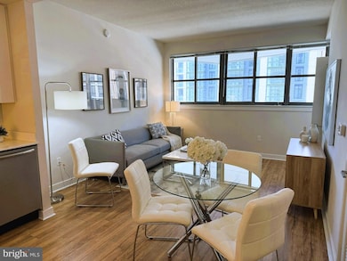 460 New York Ave NW unit 401, Washington, DC 20001 - photo 4