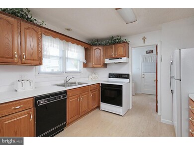 421 Lock Ave, Gibbstown, NJ 08027 - photo 6