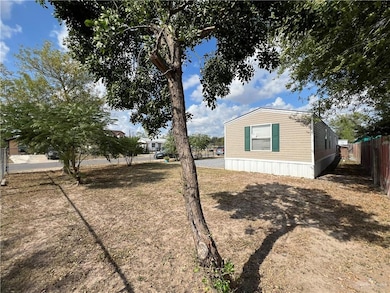 301 E Oscar Gonzalez Ave, Elsa, TX 78543 - photo 2