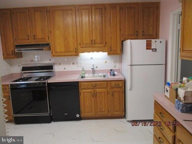 13115 Beaver Terrace, Rockville, MD 20853 - photo 4