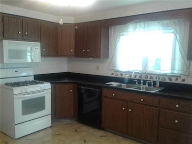 Newer Appliances offering gas cooking, abundant st