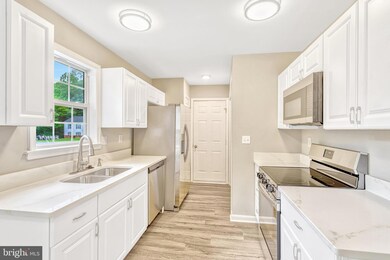 6104 Loriella Park Dr, Fredericksburg, VA 22407 - photo 2