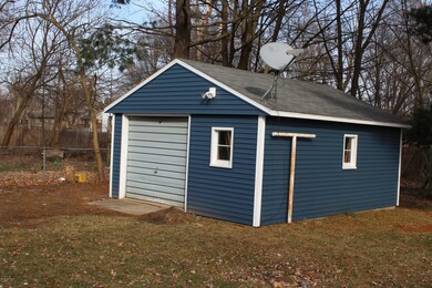 Detached Garage