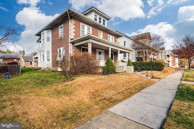 2021 Noble St, Reading, PA 19609 - photo 3