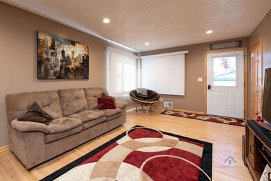 906_1st_Ave_NW-12-Edit