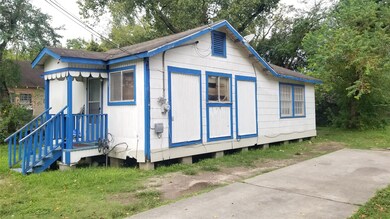 914 Ellington St, Houston, TX 77088 - photo 3