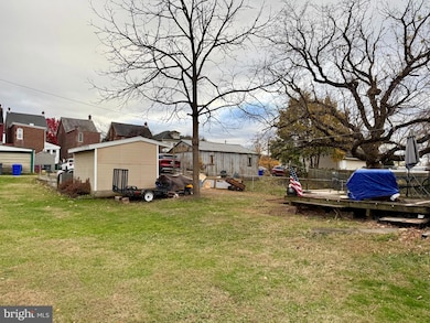 662 Spruce St, Pottstown, PA 19464 - photo 2