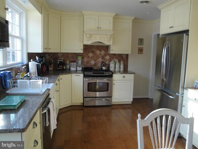 2031 Devere Ln, Catonsville, MD 21228 - photo 6