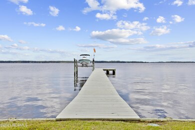 004 Pierand boatlift