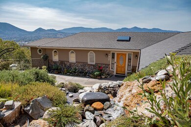 1032 NW Starlite Place, Grants Pass, OR 97526 - photo 2