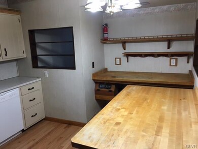 534 North Cir, Bethlehem, PA 18018 - photo 5