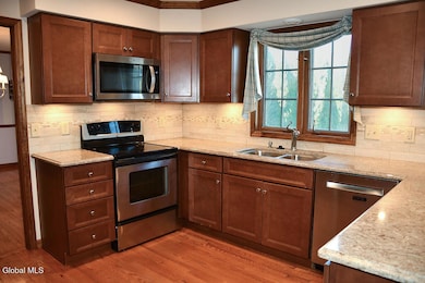 15 Delta Blvd, Cohoes, NY 12047 - photo 3